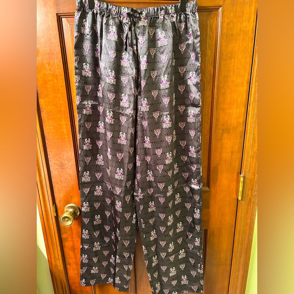 CONCEPTS SPORT NWT Milwaukee Bucks Patterned Pajama Pants. Size M